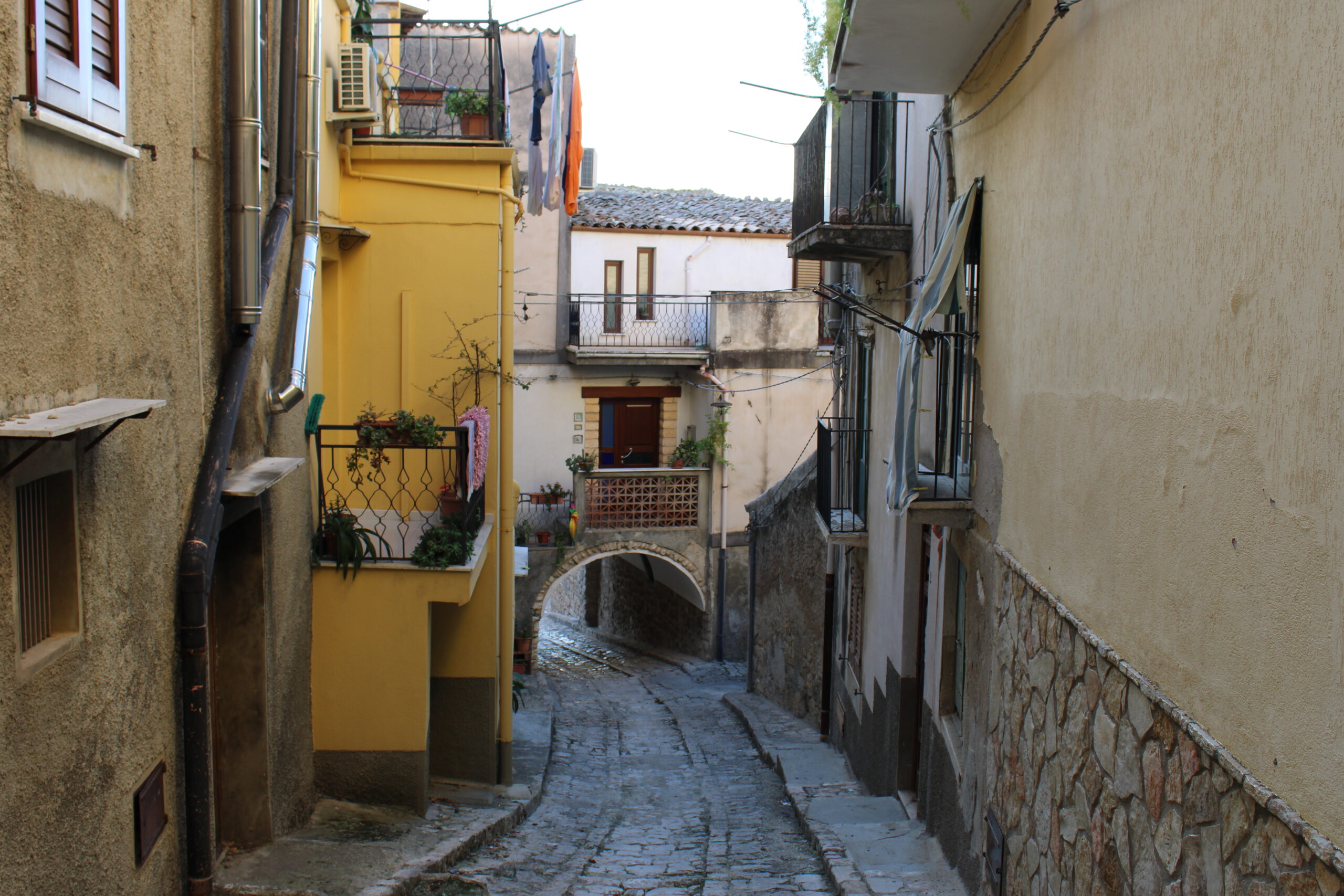 Hidden alley in Bisacquino